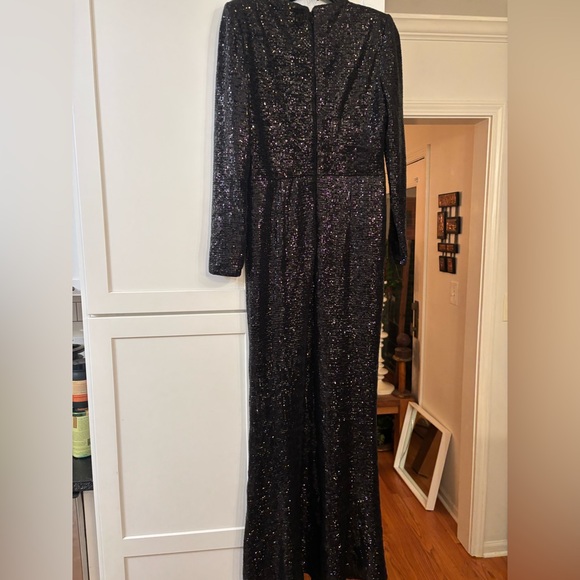 new Dress the Population Kiera long sleeve sequin gown in black - Picture 7 of 10